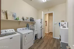 909 W Spur Dr, Phoenix, AZ 85085 - Photo 36