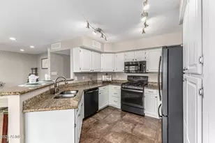 3348 E Glenhaven Dr, Phoenix, AZ 85048 - Photo 14