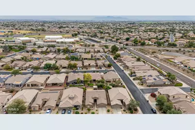 18223 W Paradise Lane, Surprise, AZ 85388 - Photo 46