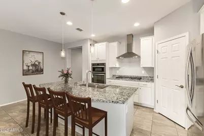 17425 W Oberlin Way, Surprise, AZ 85387 - Photo 4