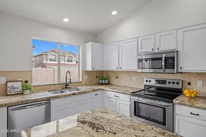 1040 E Amberwood Drive, Phoenix, AZ 85048 - Photo 12