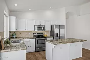 1040 E Amberwood Dr, Phoenix, AZ 85048 - Photo 10