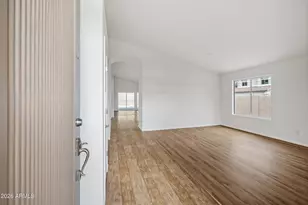 1040 E Amberwood Dr, Phoenix, AZ 85048 - Photo 4