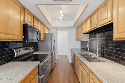 5402 W Country Gables Drive, Glendale, AZ 85306 - Photo 8