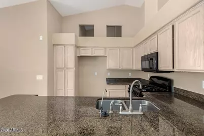 851 W Saragosa Street W, Chandler, AZ 85225 - Photo 8