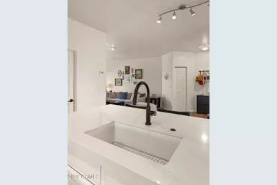 7936 E Wilshire Drive #203, Scottsdale, AZ 85257 - Photo 8