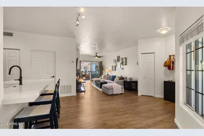 7936 E Wilshire Drive #203, Scottsdale, AZ 85257 - Photo 2
