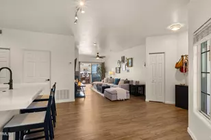 7936 E Wilshire Dr, Scottsdale, AZ 85257 - Photo 2
