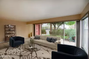 126 E Coronado Rd, Phoenix, AZ 85004 - Photo 2