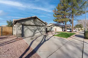 824 S Evergreen St, Chandler, AZ 85225 - Photo 36