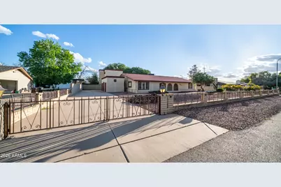 8807 W Christa Way, Tolleson, AZ 85353 - Photo 4