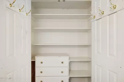 8111 E Monterey Way, Scottsdale, AZ 85251 - Photo 16