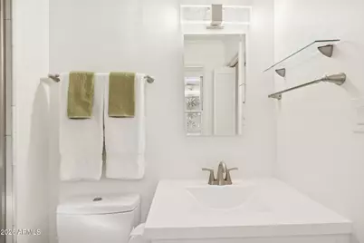 8111 E Monterey Way, Scottsdale, AZ 85251 - Photo 14