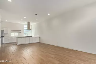 325 E Coronado Road #16, Phoenix, AZ 85004 - Photo 8