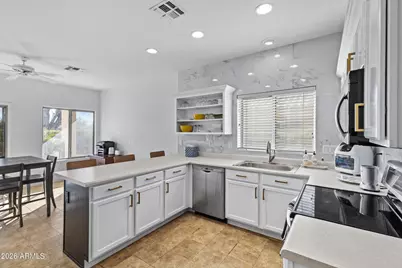 3919 W Buckskin Trail, Phoenix, AZ 85083 - Photo 10