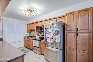 8231 W Catalina Dr, Phoenix, AZ 85033 - Photo 10