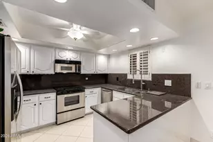 12212 N Paradise Vlg Pkwy S, Phoenix, AZ 85032 - Photo 10