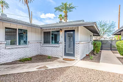 3011 N 38th Street #1, Phoenix, AZ 85018 - Photo 4