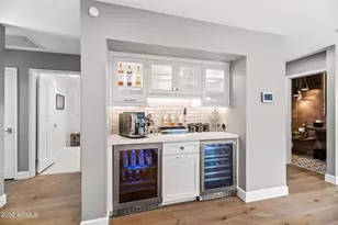 4446 E Camelback Rd, Phoenix, AZ 85018 - Photo 12