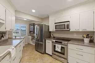 11010 W Topaz Dr, Sun City, AZ 85351 - Photo 10