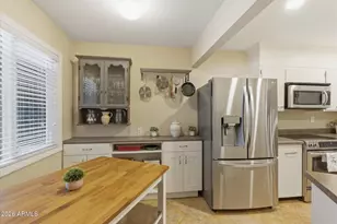 11010 W Topaz Dr, Sun City, AZ 85351 - Photo 1