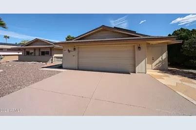 9821 N 110th Avenue, Sun City, AZ 85351 - Photo 2