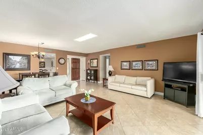 9634 W Tonto Lane, Peoria, AZ 85382 - Photo 4