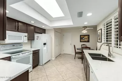 9634 W Tonto Lane, Peoria, AZ 85382 - Photo 8