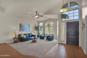 518 S Lagoon Dr, Gilbert, AZ 85233 - Photo 10