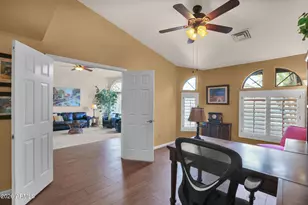 518 S Lagoon Dr, Gilbert, AZ 85233 - Photo 14