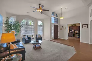 518 S Lagoon Dr, Gilbert, AZ 85233 - Photo 12