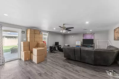 3640 W Banff Lane, Phoenix, AZ 85053 - Photo 12