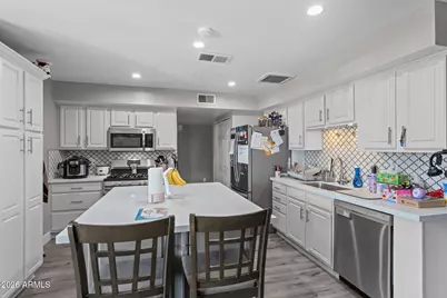 3640 W Banff Lane, Phoenix, AZ 85053 - Photo 8