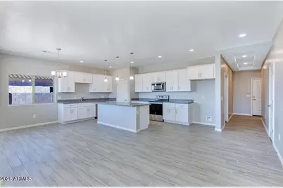 3645 N Bandelier Drive, Eloy, AZ 85131 - Photo 2