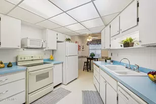 10557 W Ocotillo Dr, Sun City, AZ 85373 - Photo 12