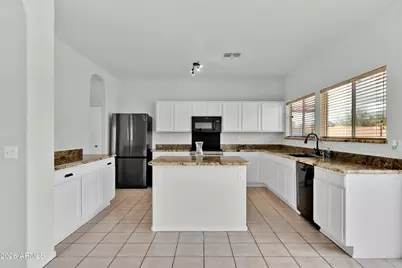 10548 E Bramble Avenue, Mesa, AZ 85208 - Photo 10