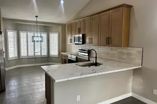 7570 W Jenan Dr, Peoria, AZ 85345 - Photo 4