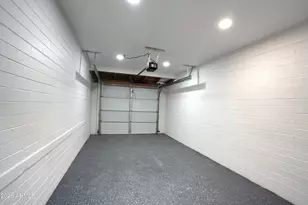 4437 E Almeria Rd, Phoenix, AZ 85008 - Photo 18