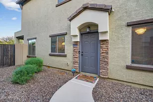 2725 E Mine Creek Rd, Phoenix, AZ 85024 - Photo 4