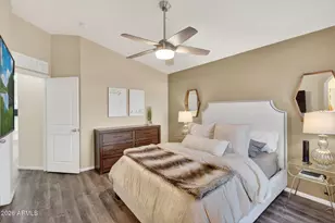 2725 E Mine Creek Rd, Phoenix, AZ 85024 - Photo 20