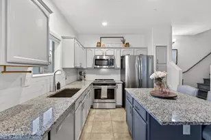 2725 E Mine Creek Rd, Phoenix, AZ 85024 - Photo 12