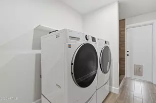 2227 S Sierra Vista Dr, Tempe, AZ 85282 - Photo 20