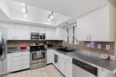 3635 N 37th Street #10, Phoenix, AZ 85018 - Photo 12