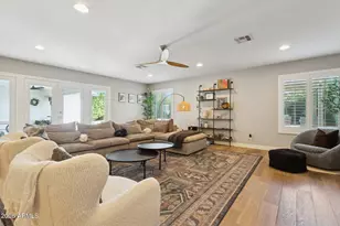 3021 N 47th Pl, Phoenix, AZ 85018 - Photo 10