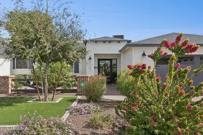 3021 N 47th Place, Phoenix, AZ 85018 - Photo 2