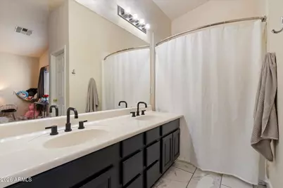 3034 N 39th Street #2, Phoenix, AZ 85018 - Photo 12