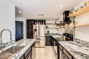 3034 N 39th St, Phoenix, AZ 85018 - Photo 2