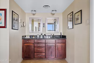 207 W Clarendon Avenue #F6, Phoenix, AZ 85013 - Photo 22