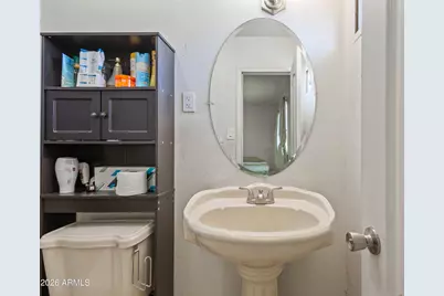 8018 W Avalon Drive, Phoenix, AZ 85033 - Photo 20