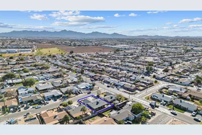 8018 W Avalon Drive, Phoenix, AZ 85033 - Photo 38